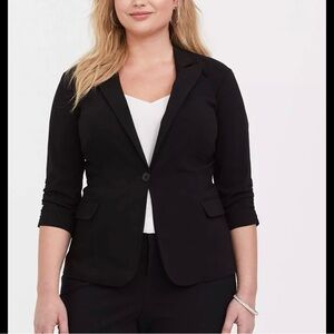 Torrid Studio Lexington Millennium Stretch Black Blazer Size 1